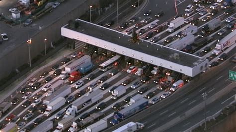 Fort Lee lane closure scandal .